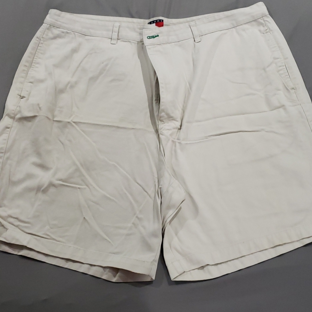 Tommy Hilfiger khaki